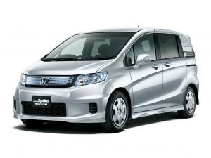 Honda Freed Spike Hybrid 2011 года